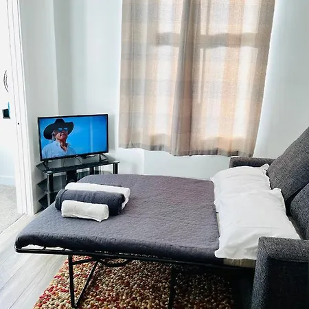 5 Breaside Hideaway York